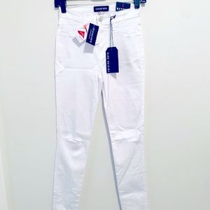 NWT - FASHION NOVA White Stretchy Pants